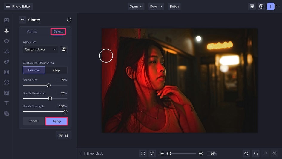 Select tab and Apply button highlighted after isolating Clarity tool