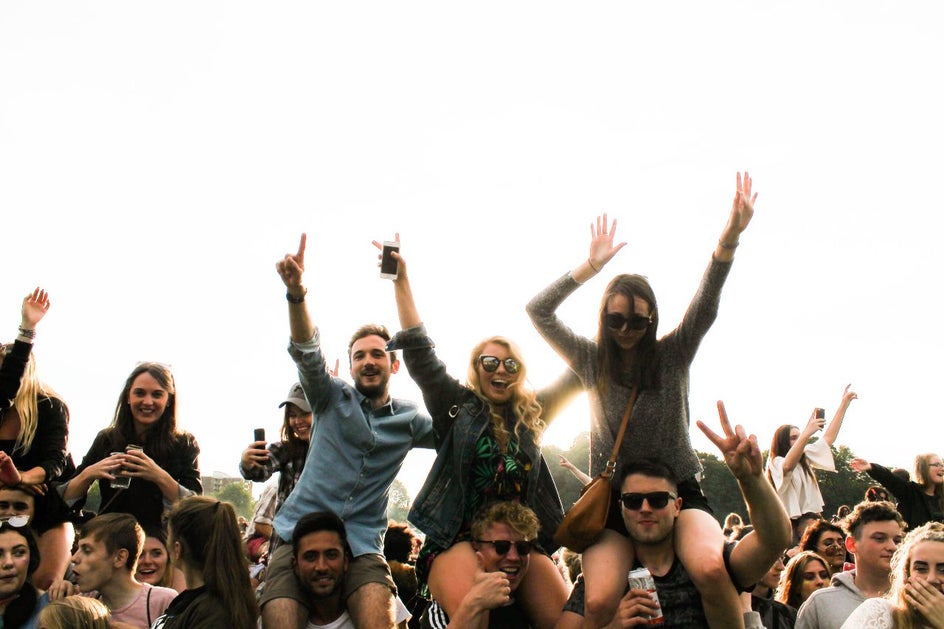 Person, Human, Sunglasses, Accessories, Accessory, Crowd