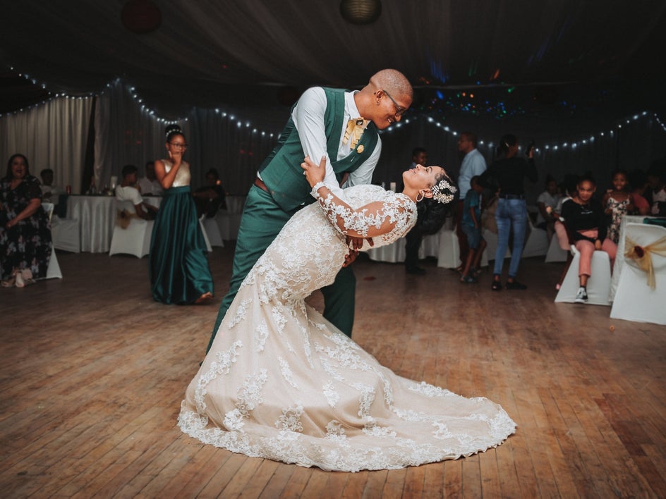 wedding photos first dance