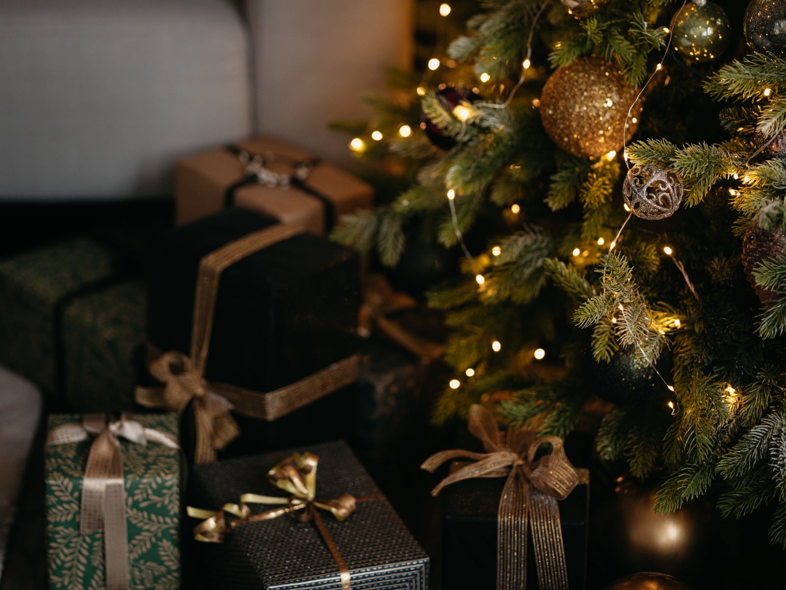 How To Capture Brilliant Christmas Light Photography | Learn BeFunky