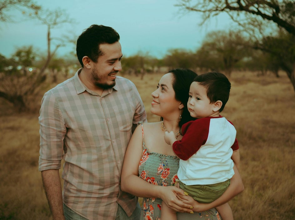 realism-painting-from-photo-family-before